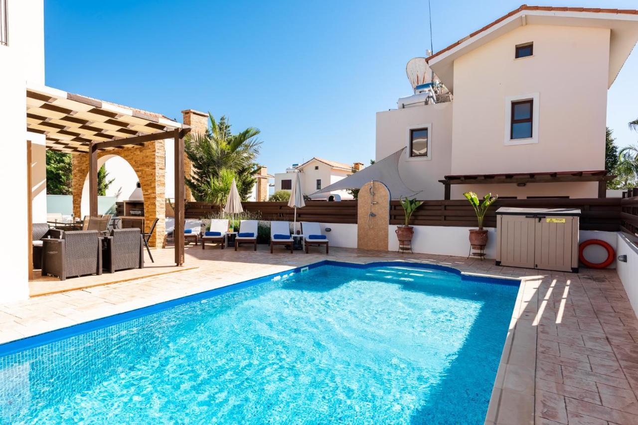Villa Iris By Ezoria Villas Ayia Napa Exterior foto