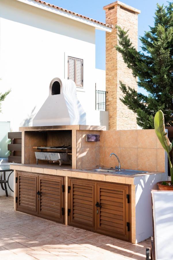 Villa Iris By Ezoria Villas Ayia Napa Exterior foto