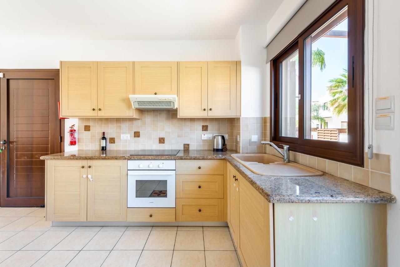 Villa Iris By Ezoria Villas Ayia Napa Exterior foto
