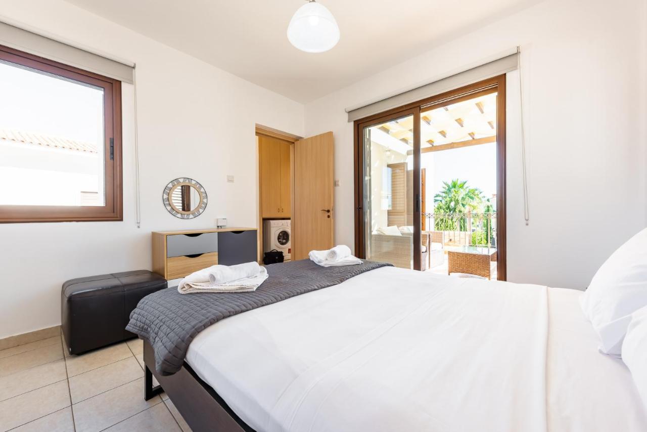 Villa Iris By Ezoria Villas Ayia Napa Exterior foto